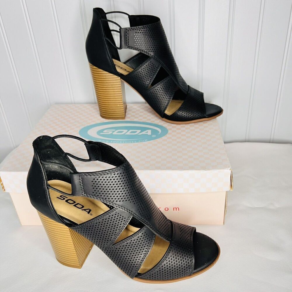 SODA ARYA-S Sz 8.5 Lace Up Heels Black Faux Wood Heels EUC